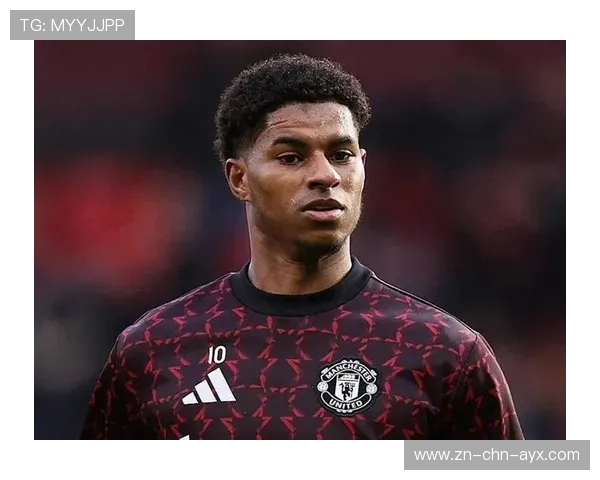 拉什福德门前抢点补射曼联取得领先 拉什福德门前抢点补射曼联取得领先